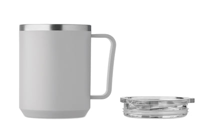 Doppelwandiger Becher. Innenseite aus 90 % recyceltem Edelstahl und 10 % Edelstahl