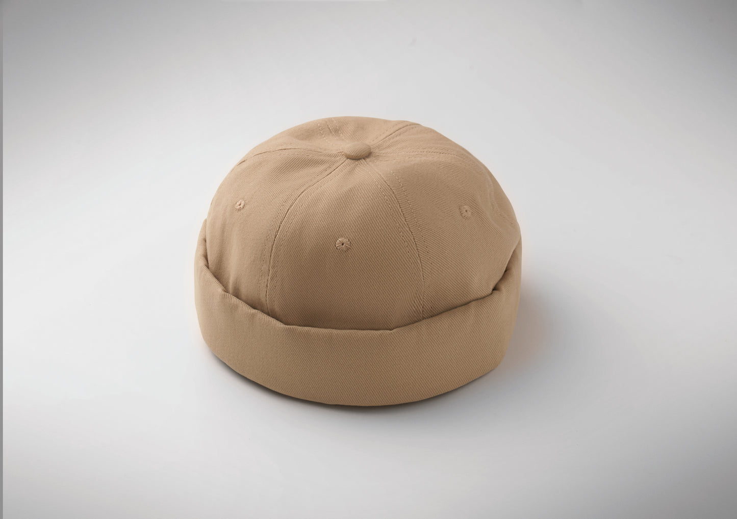 Docker Cap aus 100% schwerer gebürsteter Baumwolle 260g/m² Mesh und Metallschnalle.