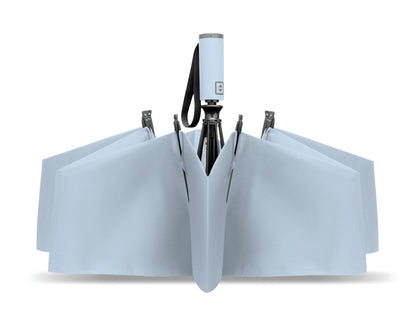 23'' Windproof Regenschirm aus 190T RPET Pongee. 3-fach faltbar. Schwarz beschichtetes Gestell
