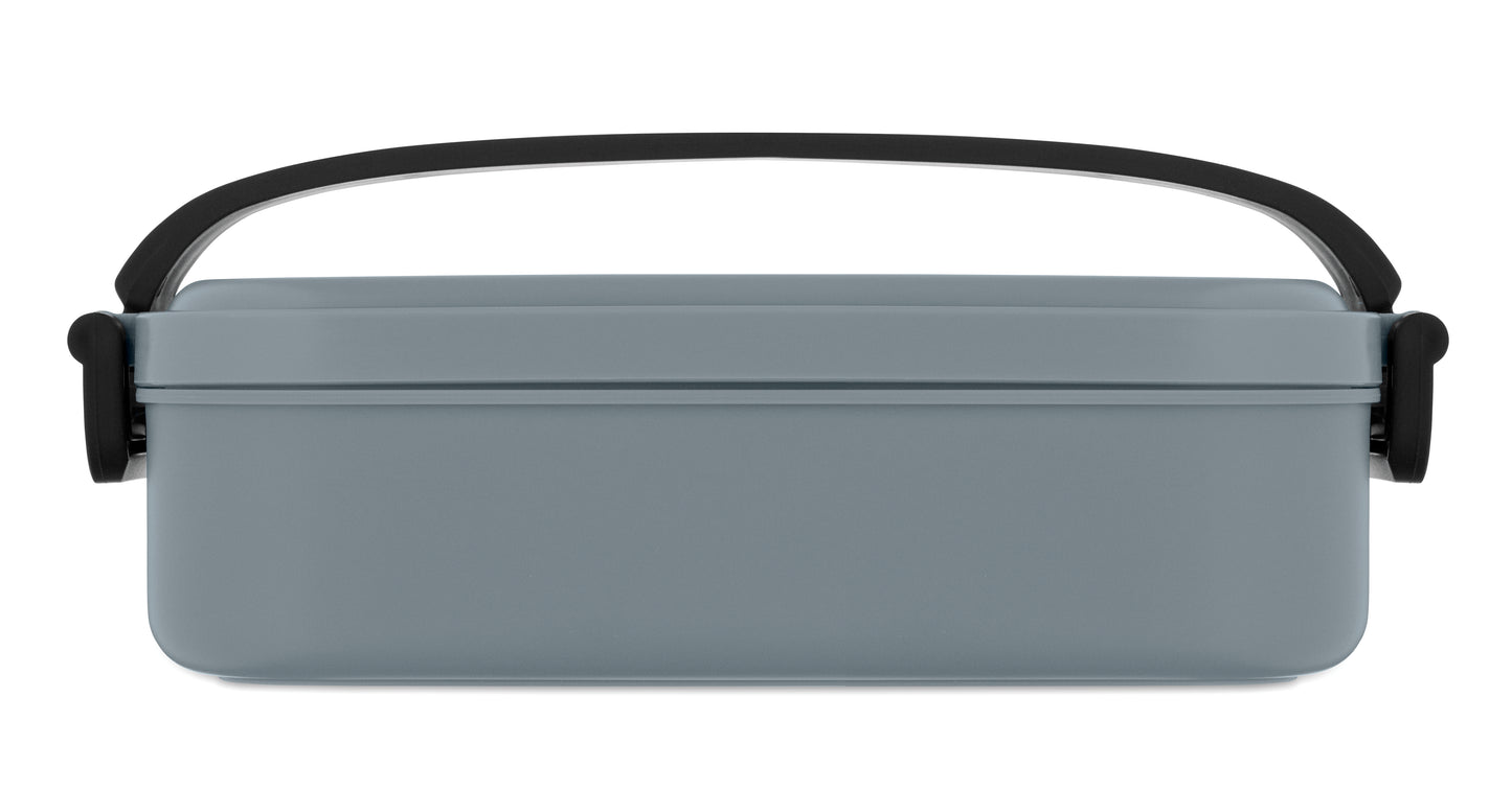 Lunchbox aus PP mit luftdichtem Deckel. 2 seitliche Halteklammern und Griff. Füllmenge: