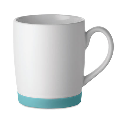 Kaffeebecher aus matter Keramik. Der Boden ist mit rutschhemmendem Silikon abgesetzt. Füllmenge: