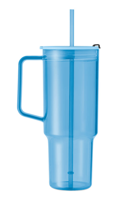 Trinkbecher aus RPET. Verschluss mit integriertem PP-Trinkhalm. Füllmenge: 1200 ml.