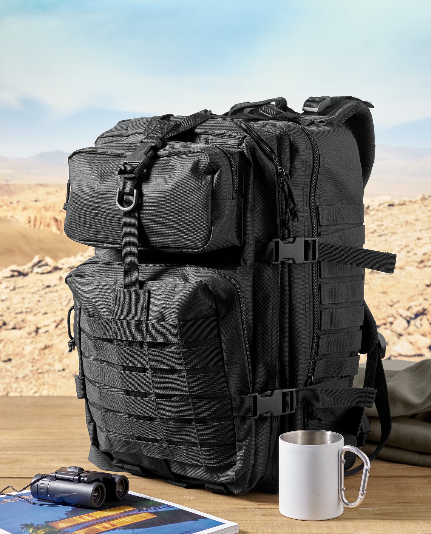 Outdoor-Rucksack aus 600D RPET. Gepolstertes Laptopfach Innenfächer Front-Reißverschlusstaschen gepolsterte Mesh-Schultergurte und Rückenpartie