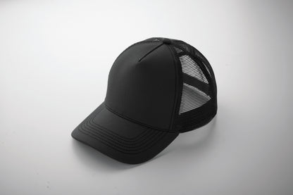 Trucker-Kappe. 5 Panels. Front und Schirm aus 250 g/m² Baumwolle Rückseite aus