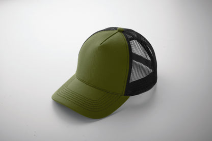 Trucker-Kappe. 5 Panels. Front und Schirm aus 250 g/m² Baumwolle Rückseite aus