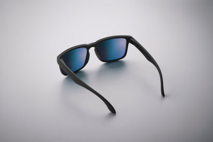Festival-Sonnenbrille mit verspiegelten Gläsern und mattem gummiertem Rahmen. UV400-Schutz.