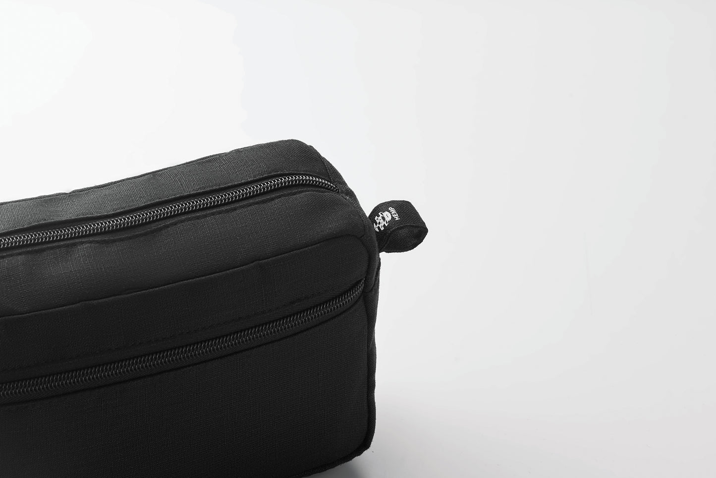 Kosmetiktasche mit Zweiwege-Reißverschluss. 100% Hanfgewebe. 200 g/m².