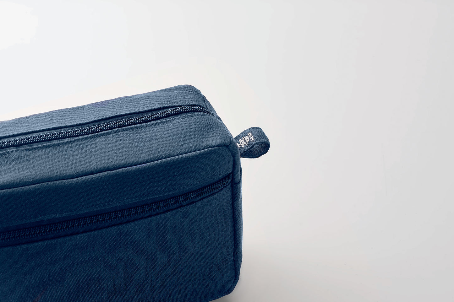 Kosmetiktasche mit Zweiwege-Reißverschluss. 100% Hanfgewebe. 200 g/m².