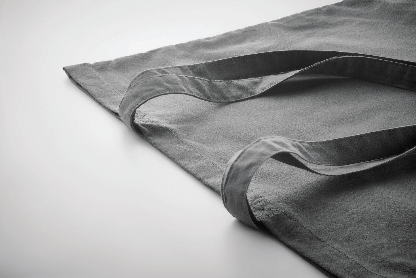 Einkaufstasche aus Organic-Cotton mit langen Tragegriffen. Reaktivfärbung. Im klassischen Design ist sie