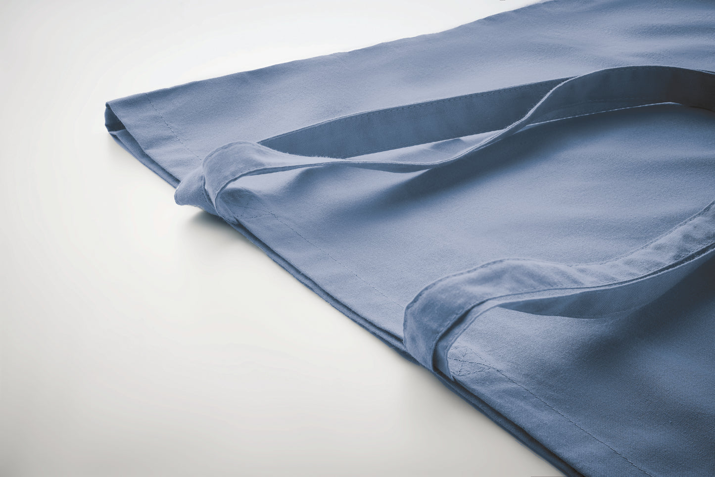 Einkaufstasche aus Organic-Cotton mit langen Tragegriffen. Reaktivfärbung. Im klassischen Design ist sie