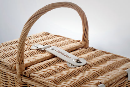 Picknickkorbset für 4 Personen aus Weidengeflecht mit je 4 Messern Gabeln Löffeln