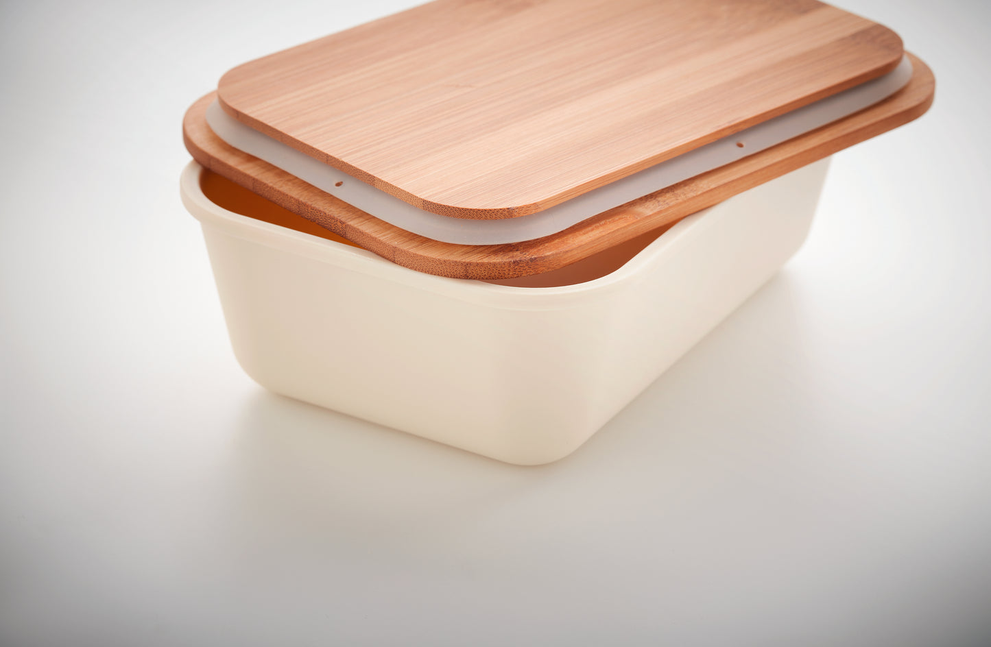 Lunch- oder Sandwichbox aus PP mit Deckel aus Bambus. Bambus ist ein