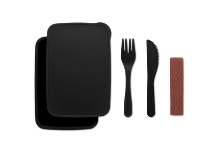 Lunchbox aus PP mit einem Fach. Inkl. Messer und Gabel im Elastikbandhalter.