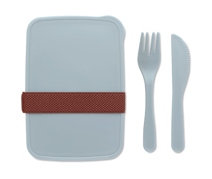 Lunchbox aus PP mit einem Fach. Inkl. Messer und Gabel im Elastikbandhalter.