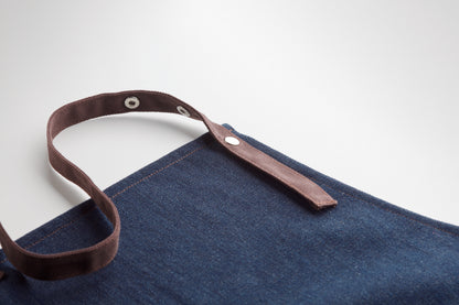 Küchenschürze mit verstellbarem Nackengurt und 3 Fronttaschen aus 240 g/m² Denim mit