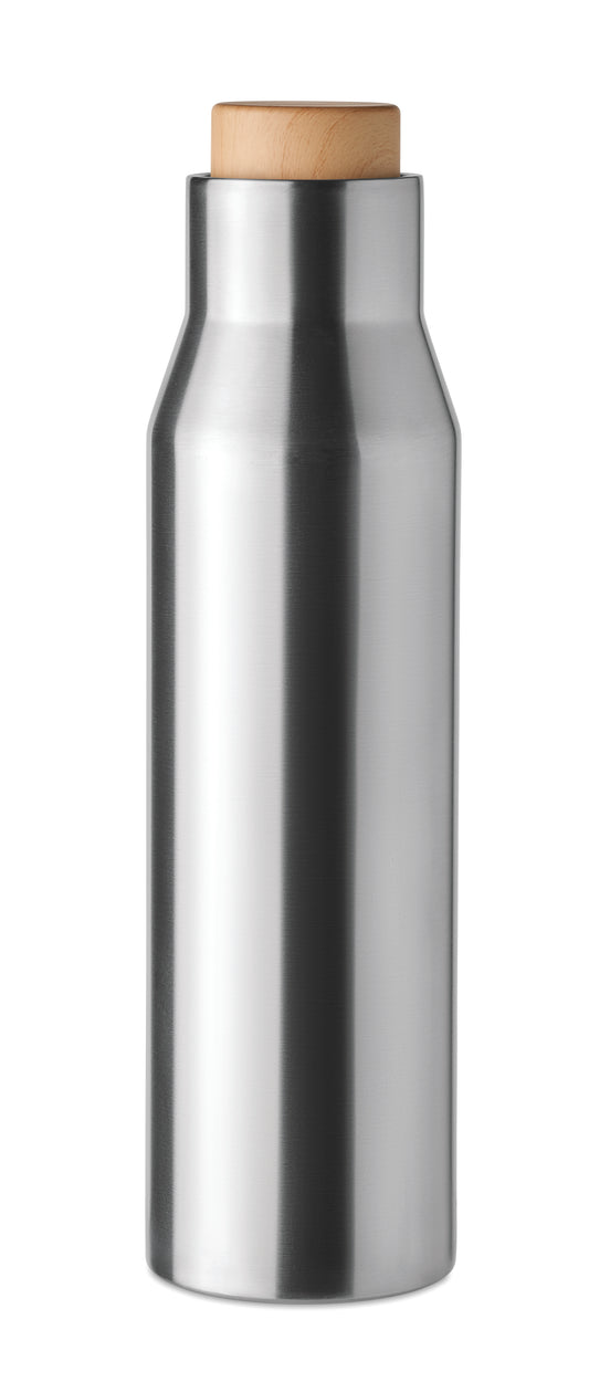 Doppelwandige Isolierflasche aus Edelstahl. Verschluss aus Bambus- Imitat. Füllmenge: 500 ml. Auslaufsicher.