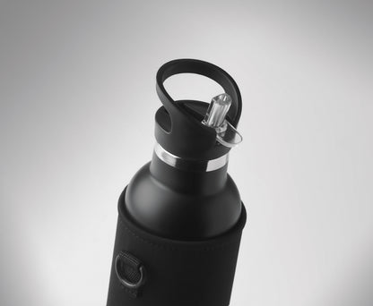 Doppelwandige Isolierflasche aus Edelstahl. Auslaufsicherer Schraubverschluss und separater auswechselbarer Deckel mit Mundstück.