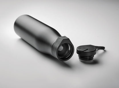 Doppelwandige Isolierflasche aus Edelstahl mit magnetischem Deckel. Füllmenge: 600 ml.