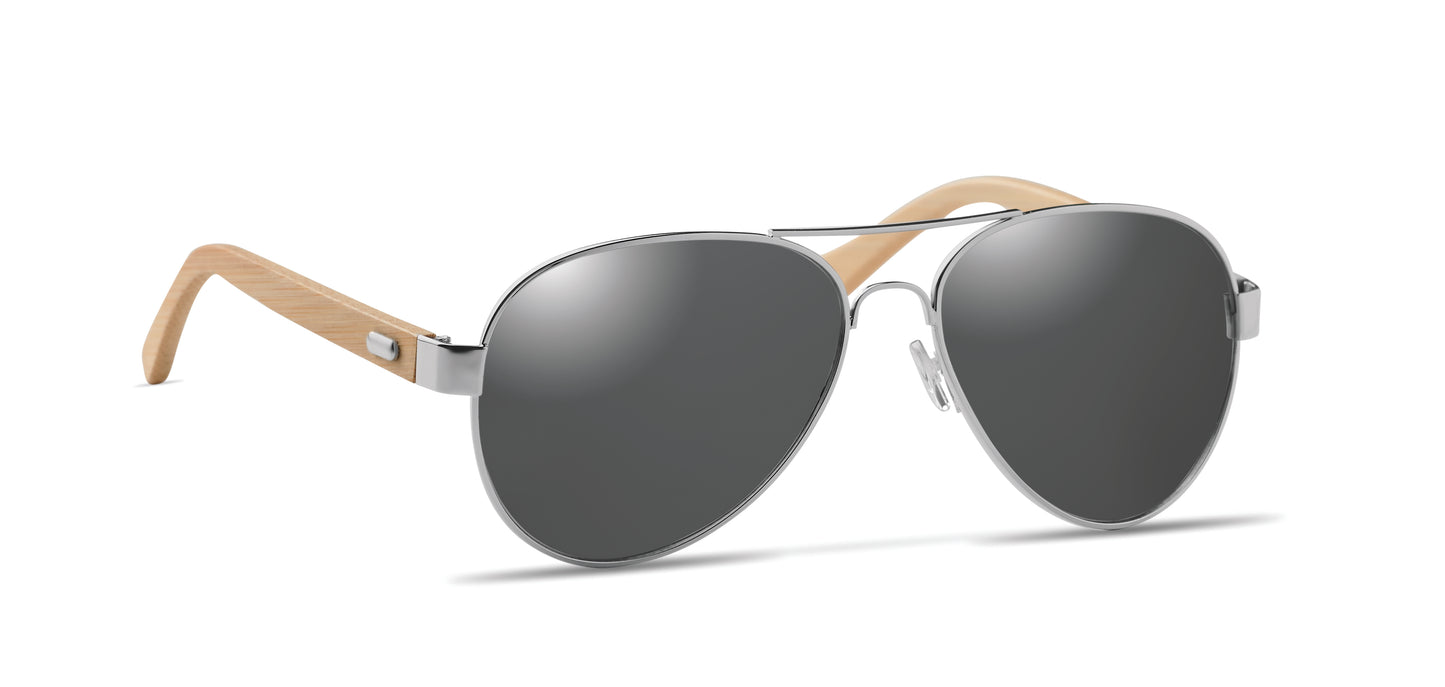 Sonnenbrille mit Bügeln aus Bambus. Farbig verspiegelte Gläser. UV400-Schutz. Inkl. Brillenbeutel aus