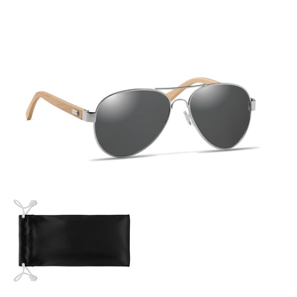 Sonnenbrille mit Bügeln aus Bambus. Farbig verspiegelte Gläser. UV400-Schutz. Inkl. Brillenbeutel aus