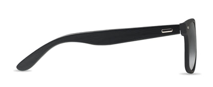 Sonnenbrille mit schwarz beschichteten Bügeln aus Bambus. Rundum verspiegelte Gläser. UV400-Schutz. Bambus