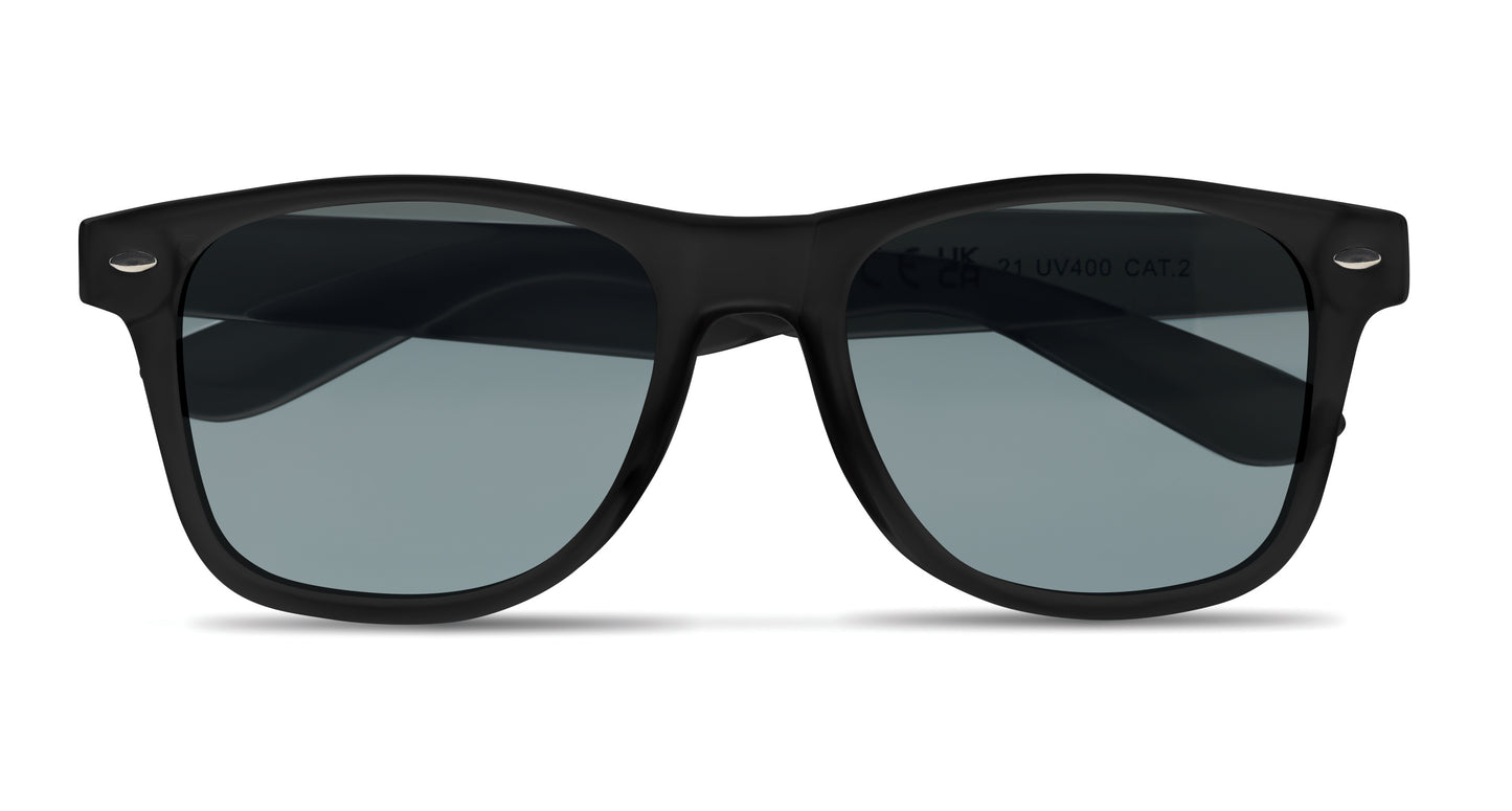 Klassische Sonnenbrille. Rahmen aus RPET. UV400-Schutz.