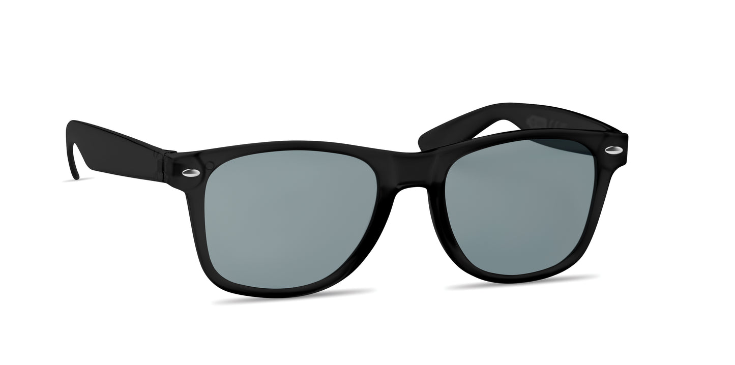 Klassische Sonnenbrille. Rahmen aus RPET. UV400-Schutz.