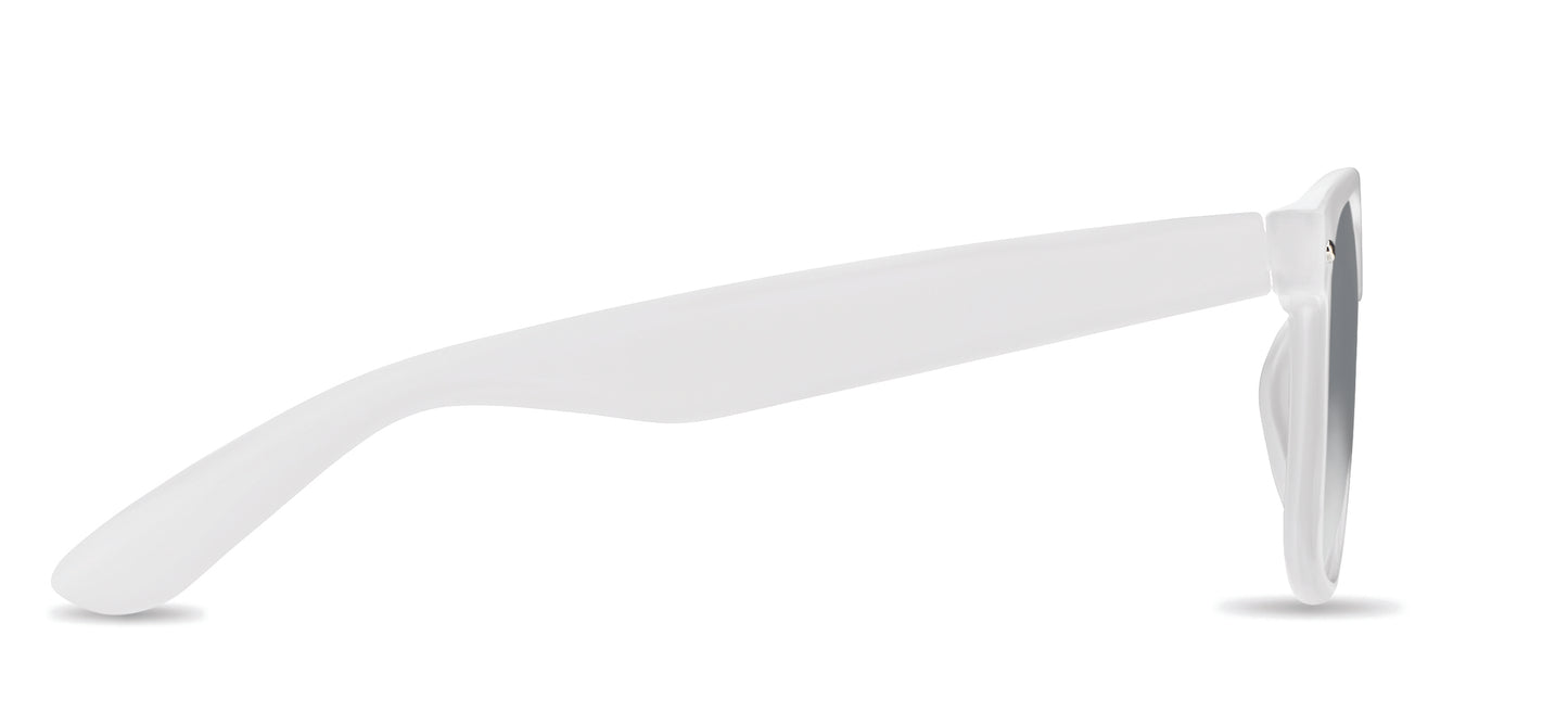 Klassische Sonnenbrille. Rahmen aus RPET. UV400-Schutz.