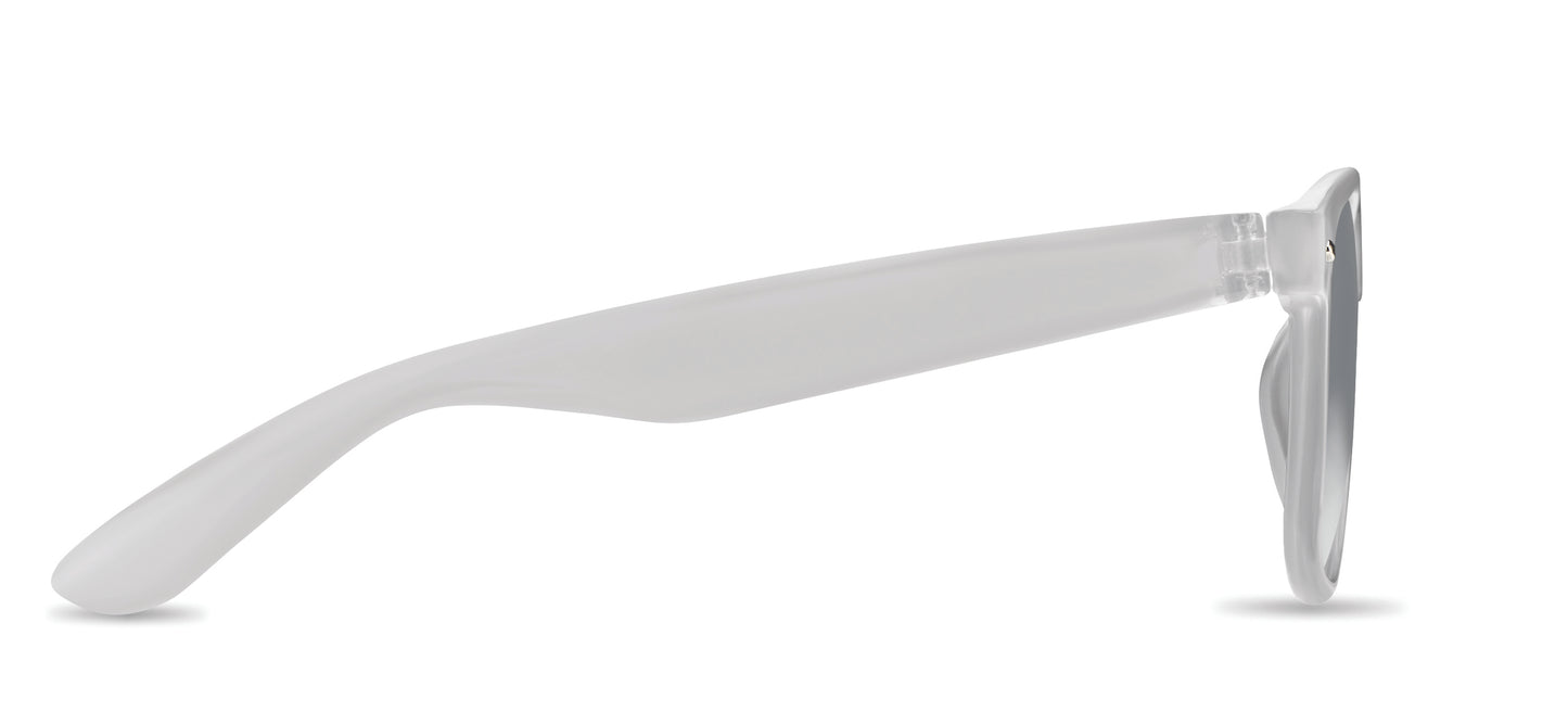 Klassische Sonnenbrille. Rahmen aus RPET. UV400-Schutz.