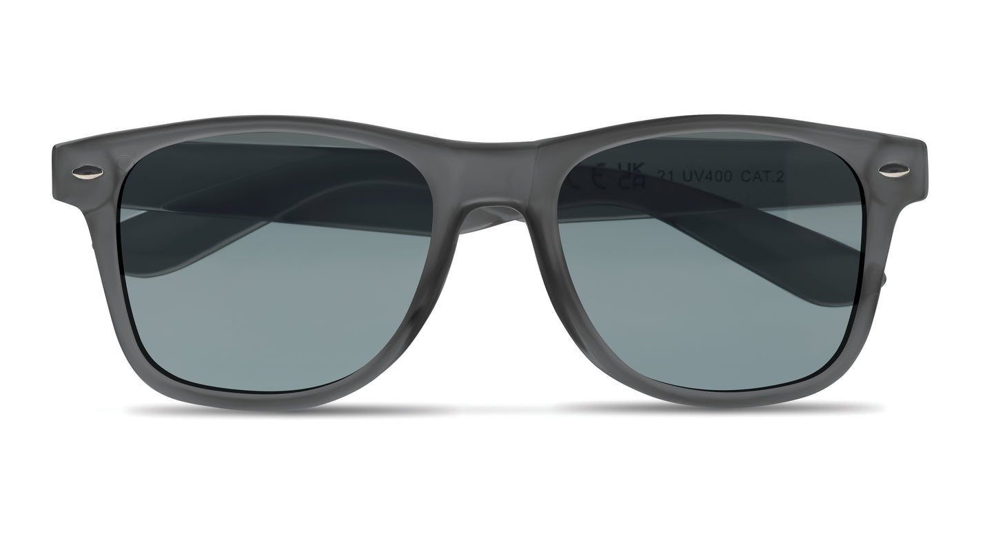 Klassische Sonnenbrille. Rahmen aus RPET. UV400-Schutz.