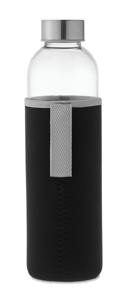 Trinkflasche aus Glas mit Neopren-Schutzhülle. Füllmenge: 750 ml. Nicht geeignet für kohlensäurehaltige