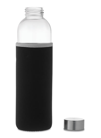 Trinkflasche aus Glas mit Neopren-Schutzhülle. Füllmenge: 750 ml. Nicht geeignet für kohlensäurehaltige