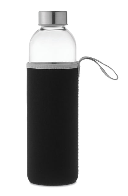 Trinkflasche aus Glas mit Neopren-Schutzhülle. Füllmenge: 750 ml. Nicht geeignet für kohlensäurehaltige