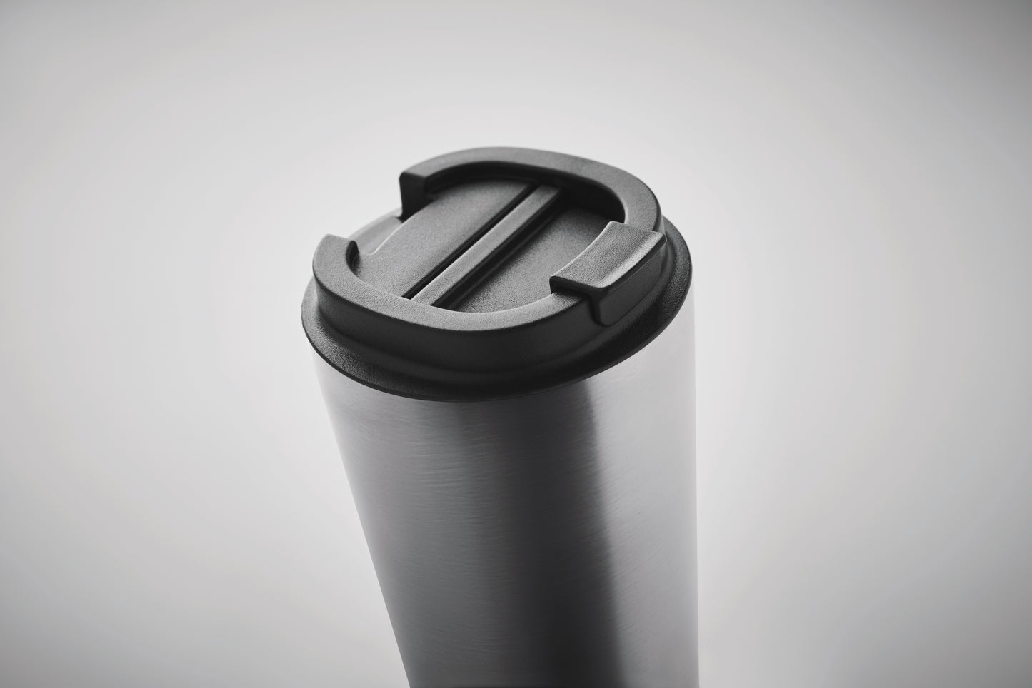 Doppelwandiger Trinkbecher aus recyceltem Edelstahl (90 % recycelter Edelstahl und 10 %
