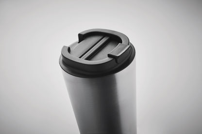 Doppelwandiger Trinkbecher aus recyceltem Edelstahl (90 % recycelter Edelstahl und 10 %