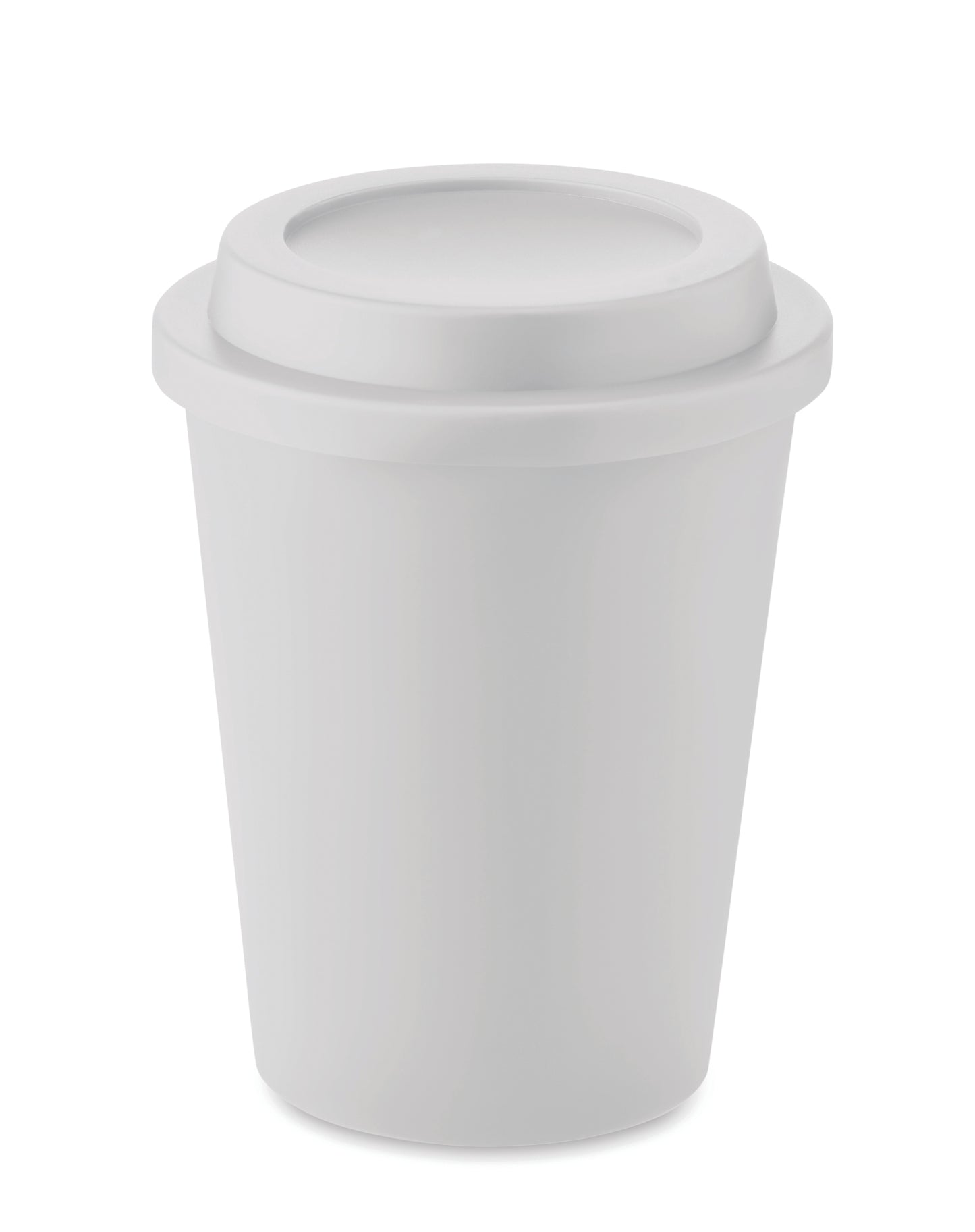 Doppelwandiger Becher aus PP mit Deckel. Füllmenge: 300 ml.