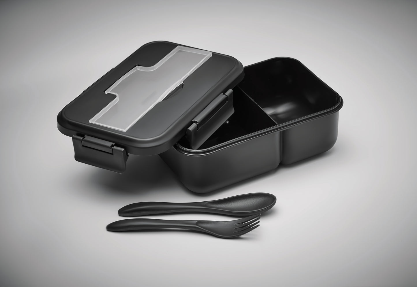 Lunchbox aus PP mit 2 Ebenen. Inkl. passendem Besteck und Henkel. Füllmenge