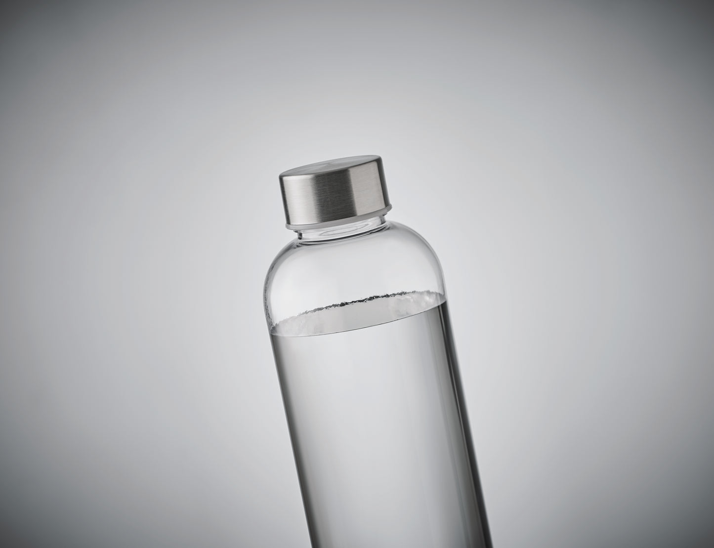 Trinkflasche aus BPA freiem Tritan™. Füllmenge: 1000 ml. Nicht geeignet für kohlensäurehaltige