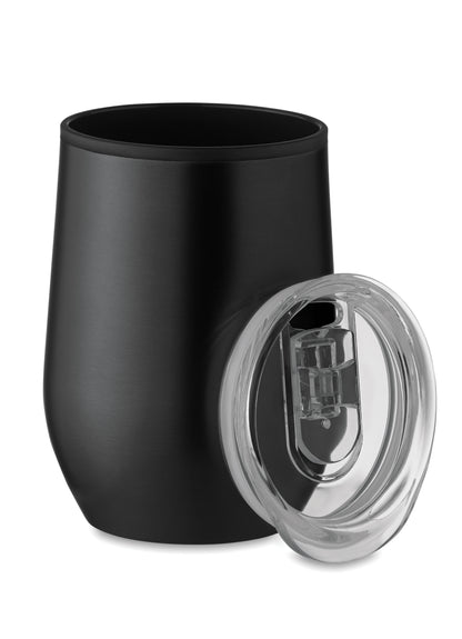 Doppelwandiger Trinkbecher aus Edelstahl mit PP-Innenseite und transparentem PS-Deckel. Füllmenge: 350 ml.