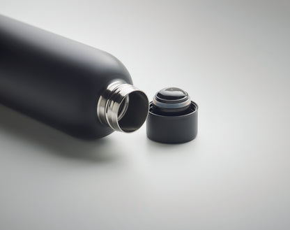 Doppelwandige Isolierflasche aus recyceltem Edelstahl. 90% recycelter Edelstahl und 10% Edelstahl. Füllmenge: