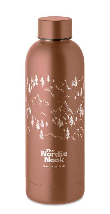 Doppelwandige Isolierflasche aus recyceltem Edelstahl. 90% recycelter Edelstahl und 10% Edelstahl. Füllmenge:
