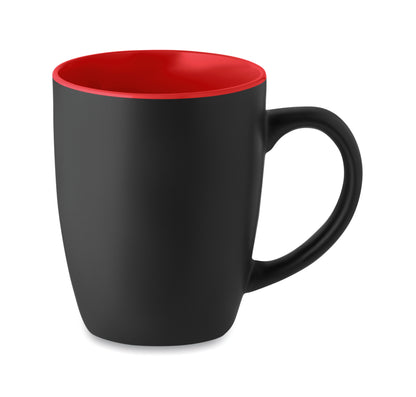 Schwarzer Kaffeebecher aus matter Keramik. Glänzende farbige Innenseite. Füllmenge: 290 ml. Mit