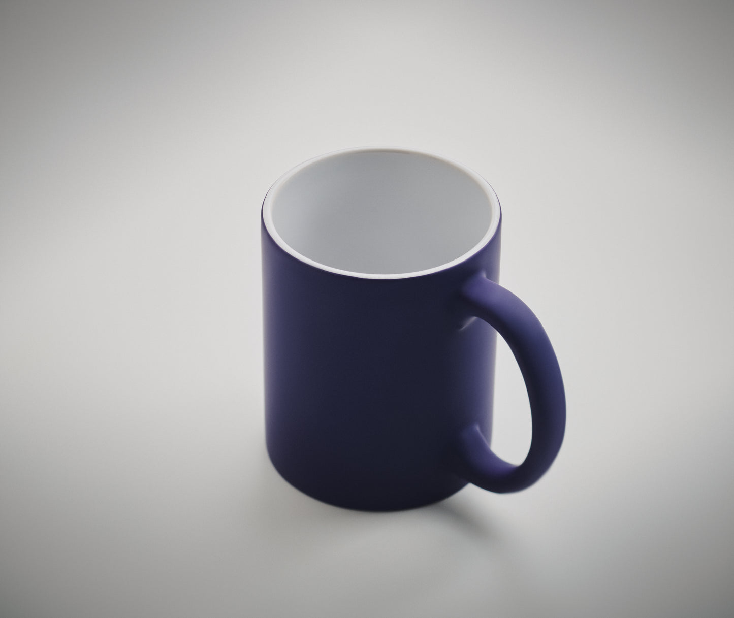 Klassischer Kaffeebecher aus matter Keramik. Füllmenge: 300 ml. Mit einer speziellen Beschichtung