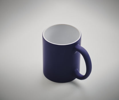 Klassischer Kaffeebecher aus matter Keramik. Füllmenge: 300 ml. Mit einer speziellen Beschichtung