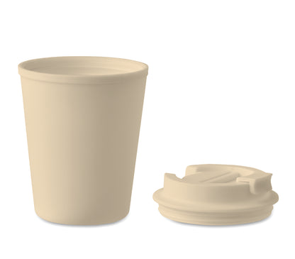 Doppelwandiger Trinkbecher mit Trinkdeckel aus PP. Füllmenge: 300 ml.Auslaufsicher.