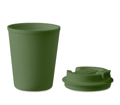 Doppelwandiger Trinkbecher mit Trinkdeckel aus PP. Füllmenge: 300 ml.Auslaufsicher.