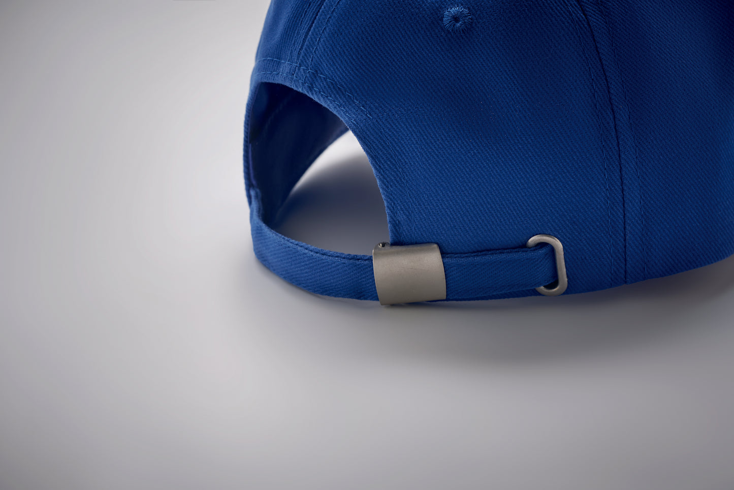 5-Panel-Baseball Cap aus gebürsteter schwerer Twill-Baumwolle 260 g/m² mit silberner Schnalle aus