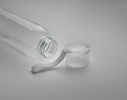 Trinkflasche aus BPA freiem Tritan™. Mit Silikonaufhänger. Füllmenge: 500 ml. Nicht geeignet