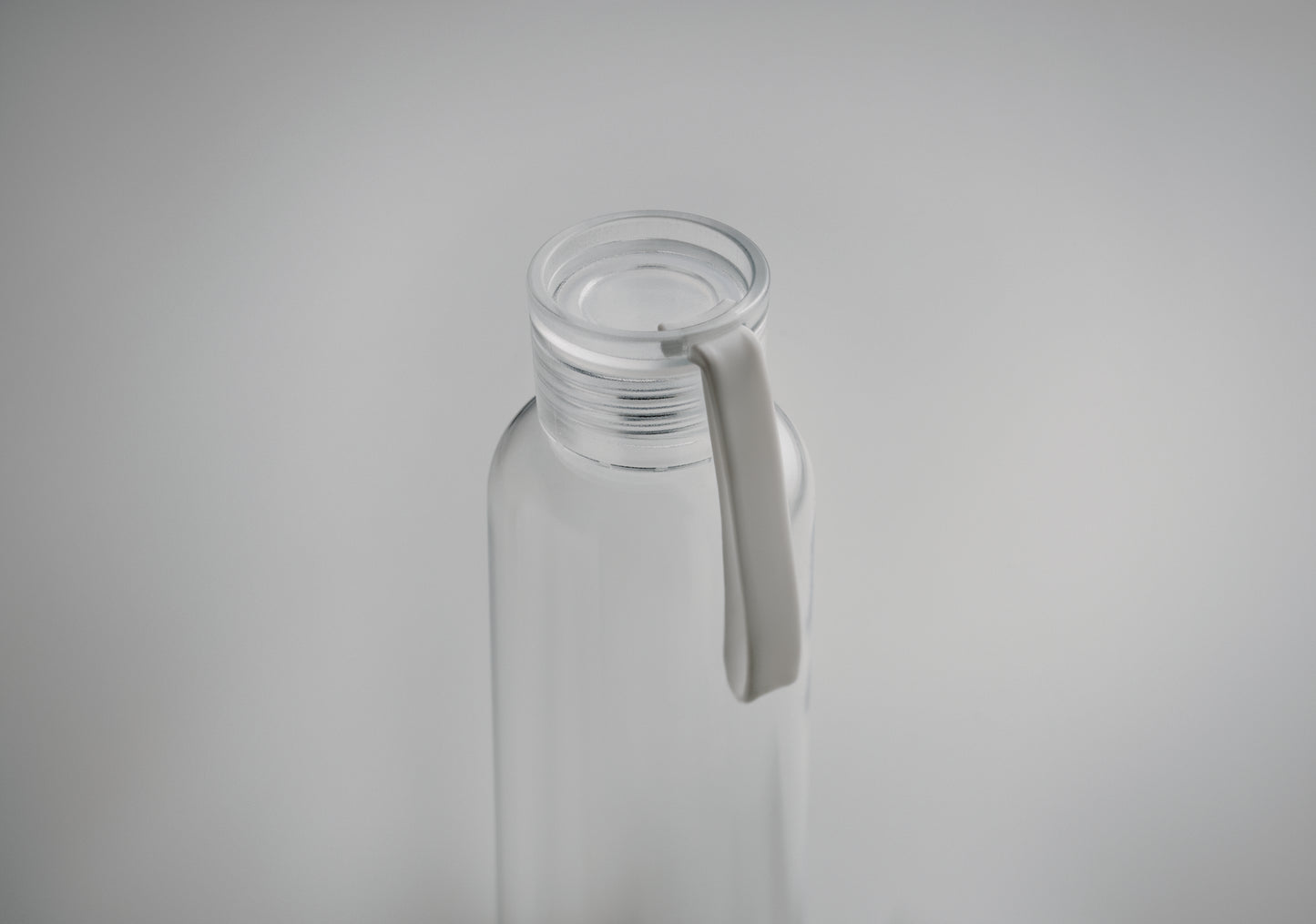 Trinkflasche aus BPA freiem Tritan™. Mit Silikonaufhänger. Füllmenge: 500 ml. Nicht geeignet