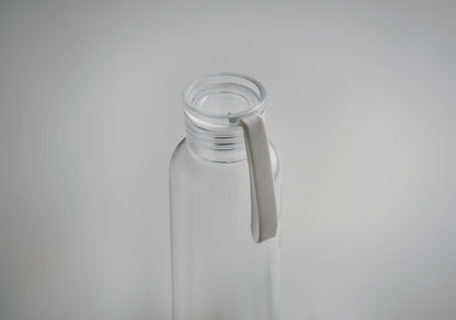 Trinkflasche aus BPA freiem Tritan™. Mit Silikonaufhänger. Füllmenge: 500 ml. Nicht geeignet